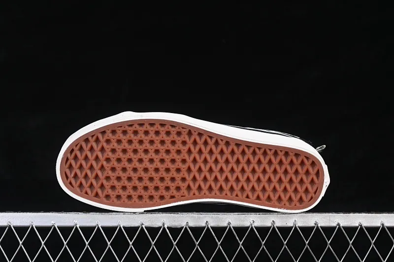 All categories Vans Vans series Vans Mid Vans China Vans Sk8-Mid Frayed Vans China casual skateboard shoes VN000XUKGTW